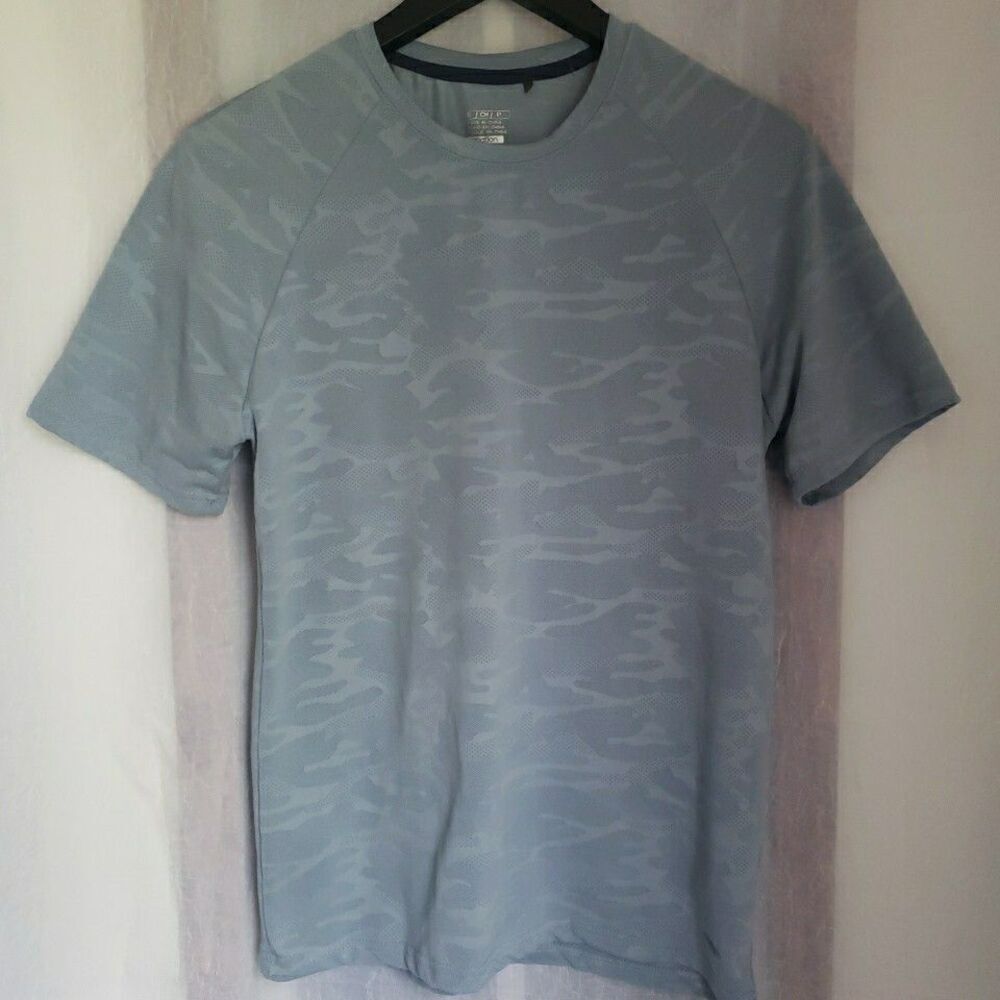 Motion Women's Size S Short Sleeve Light Blue Camo T-Shirt